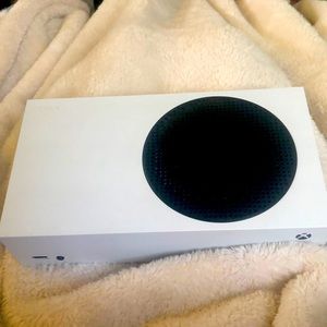 Xbox series s something wrong with the hdmi should be easy fix